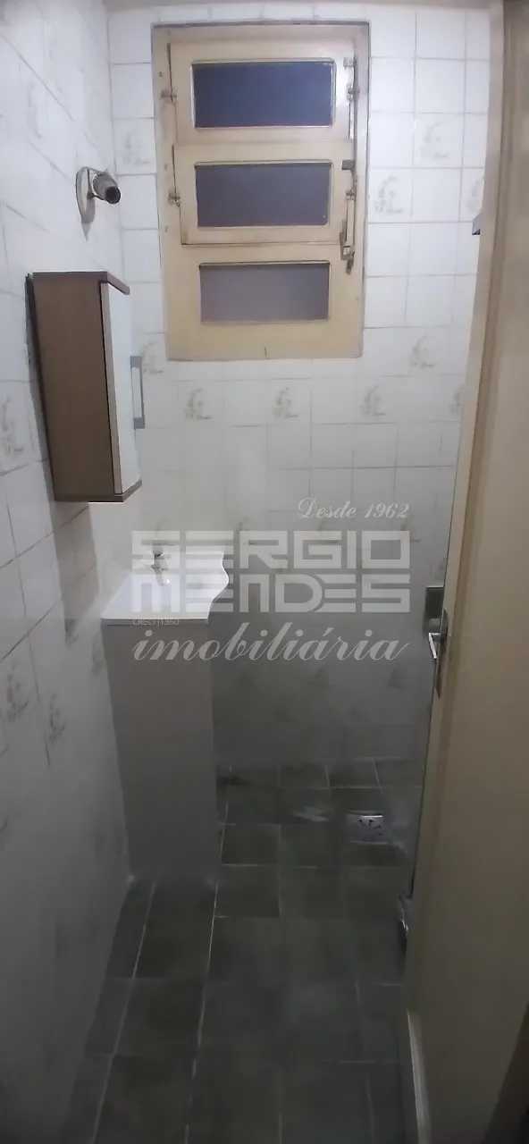 Unfurnished 3-bedroom apartment with a separate kitchen — photo 5