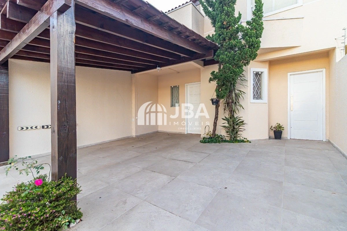 Glass-enclosed balcony in a 3-bedroom house, 85 m² — photo 21
