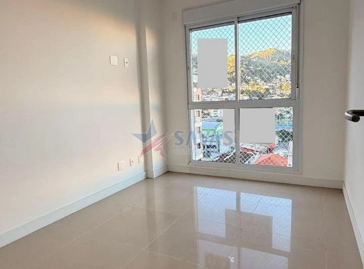 2-bedroom apartment with en-suite and balcony — photo 4