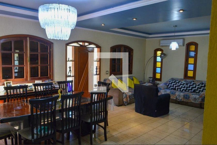 Furnished house with 4 bedrooms and 600 m² — photo 10