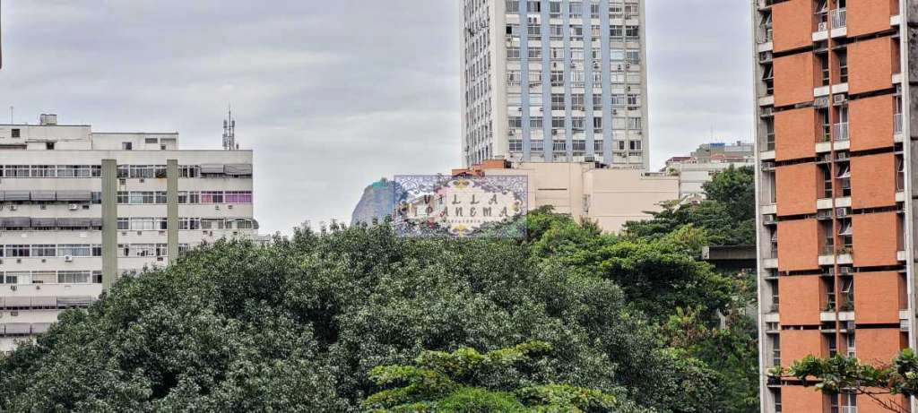 129 m² apartment with 3 bedrooms and a balcony — photo 25