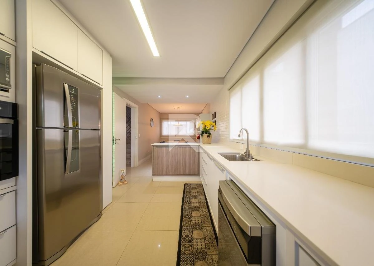 Furnished house, 400 m², with a bathtub — photo 9