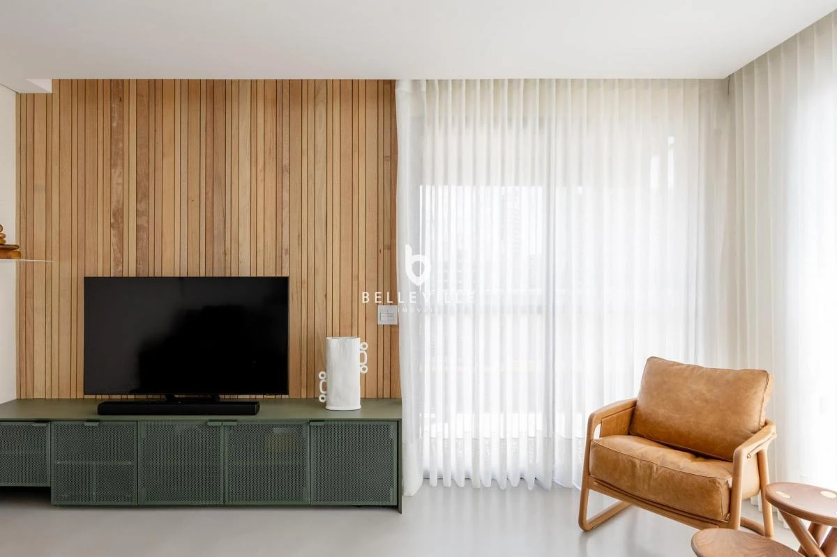 Furnished apartment with 3 en-suites and 4 bathrooms