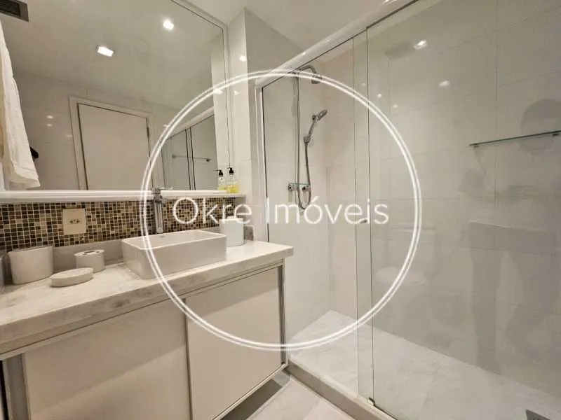 Furnished 1-bedroom apartment with open-plan kitchen — photo 17