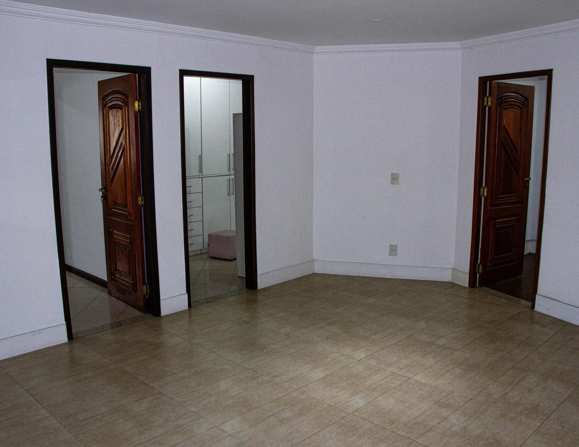 Furnished house, 300 m², with a grill on the balcony — photo 35