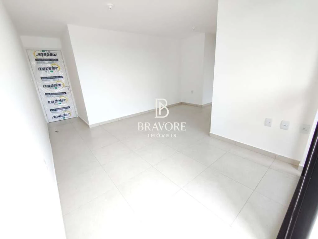 3-bedroom apartment with city view and balcony — photo 5