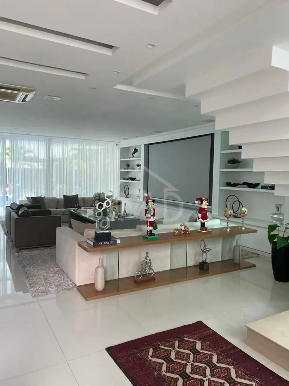Casa mobiliada 600 m² com 4 suítes e churrasqueira na varanda — photo 2