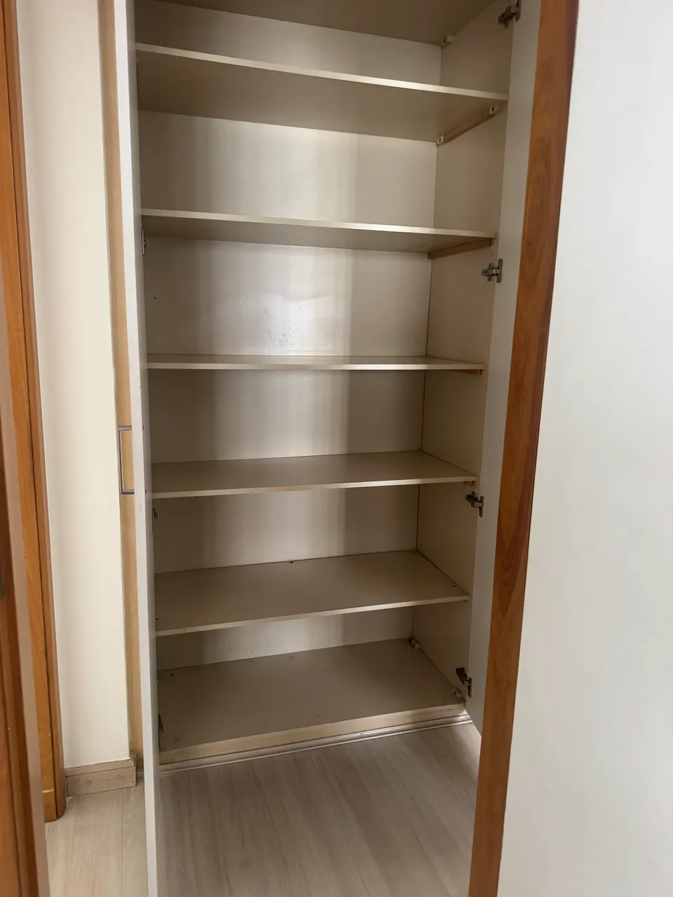 3-bedroom apartment with 3 bathrooms and 2 parking spaces — photo 2
