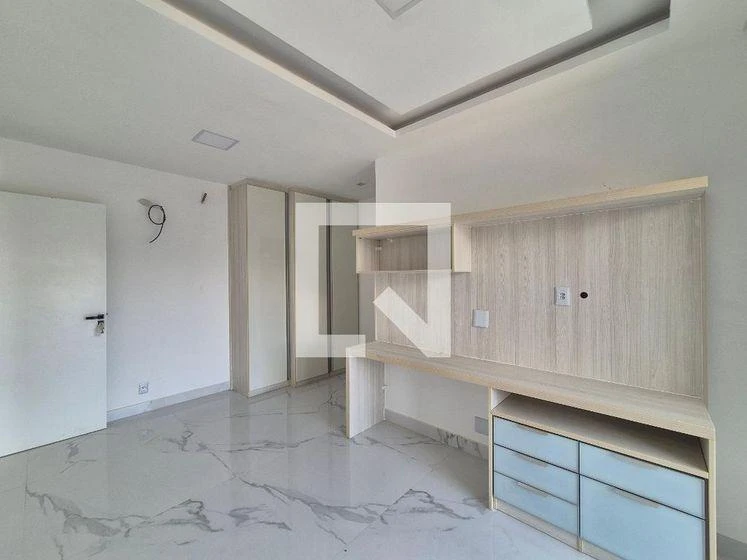 5-bedroom house with floor-to-ceiling windows — photo 28