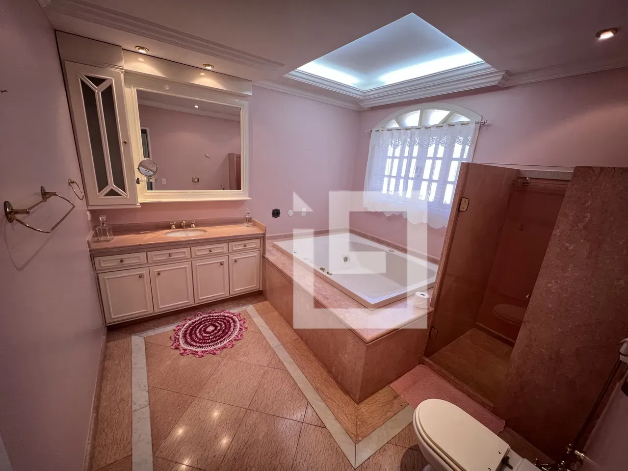 House with 4 suites and 5 parking spaces plus balcony BBQ — photo 19