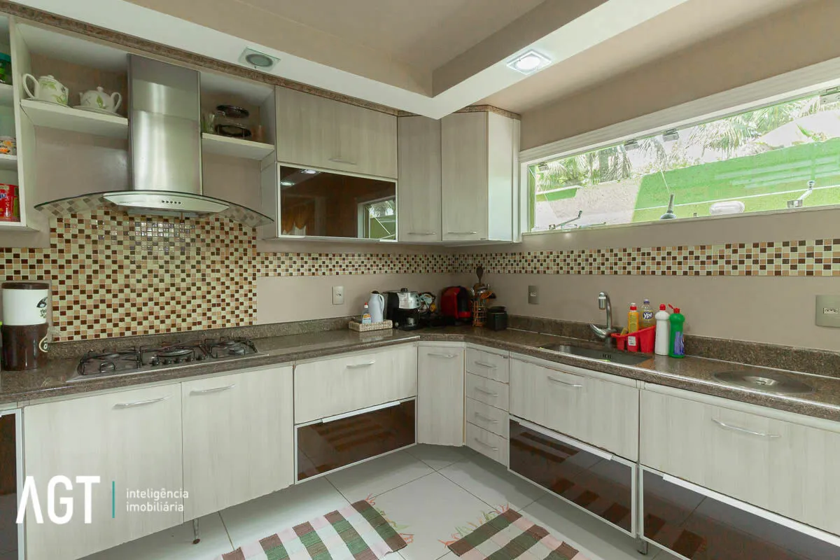 Furnished house with 4 bedrooms, 1 bathroom and 3 parking — photo 17