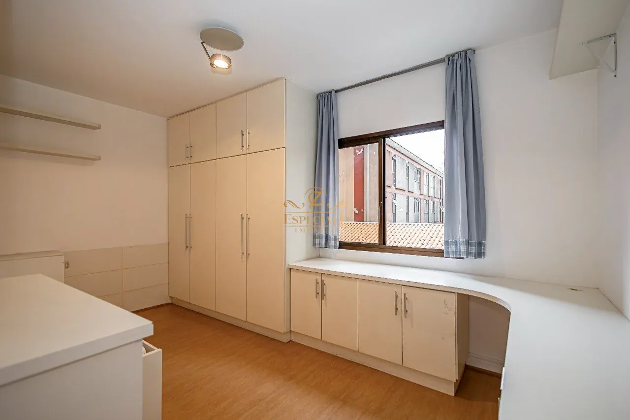 Apartment with 3 en-suite bedrooms and balcony — photo 20