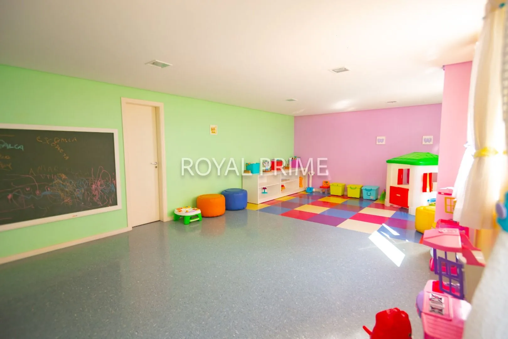 Apartamento de 3 dormitorios con cocina abierta y BBQ privado — photo 43