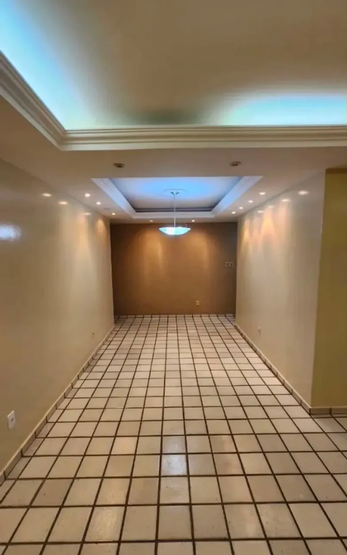 Rental apartment with 4 bedrooms and a balcony — photo 3