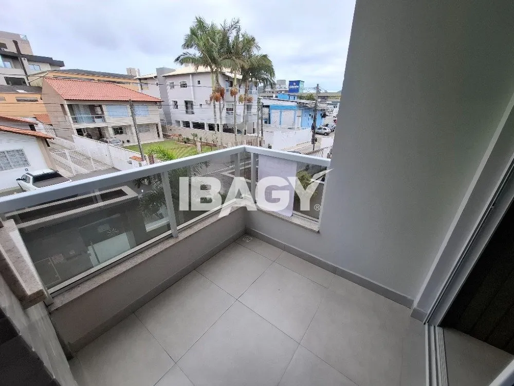 125 m² unfurnished apartment with 3 bedrooms — photo 10