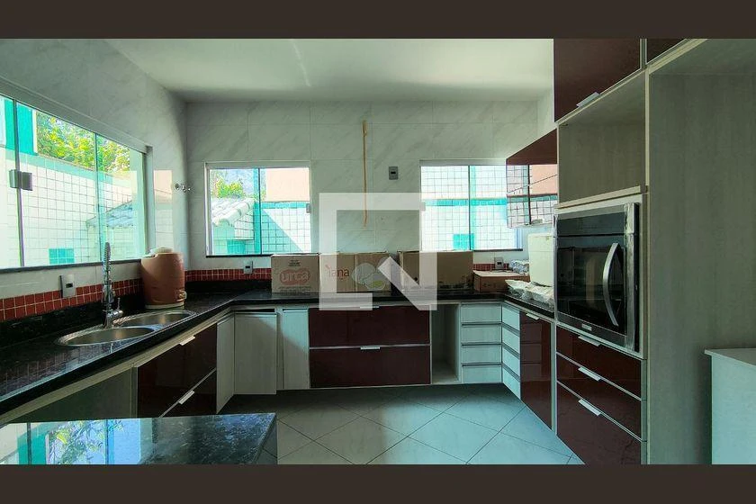 Casa de 300 m² com 3 suítes e 6 banheiros — photo 31