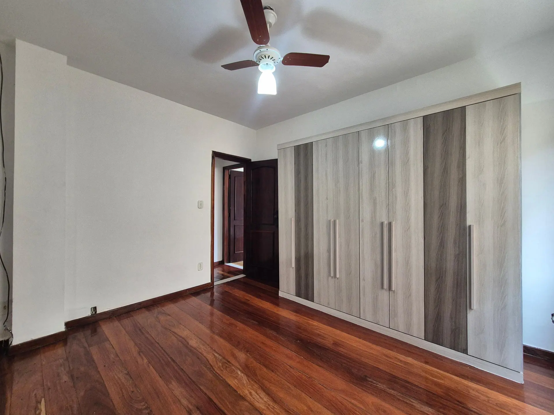 Casa em condomínio com 3 suítes e churrasqueira na varanda — photo 29