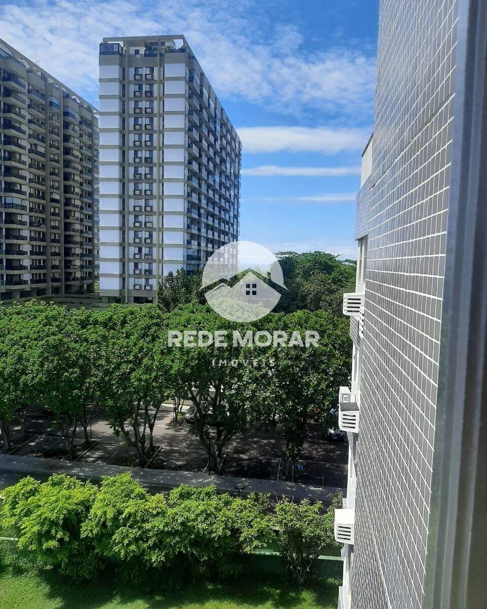 4-bedroom apartment with a glass-enclosed balcony — photo 27