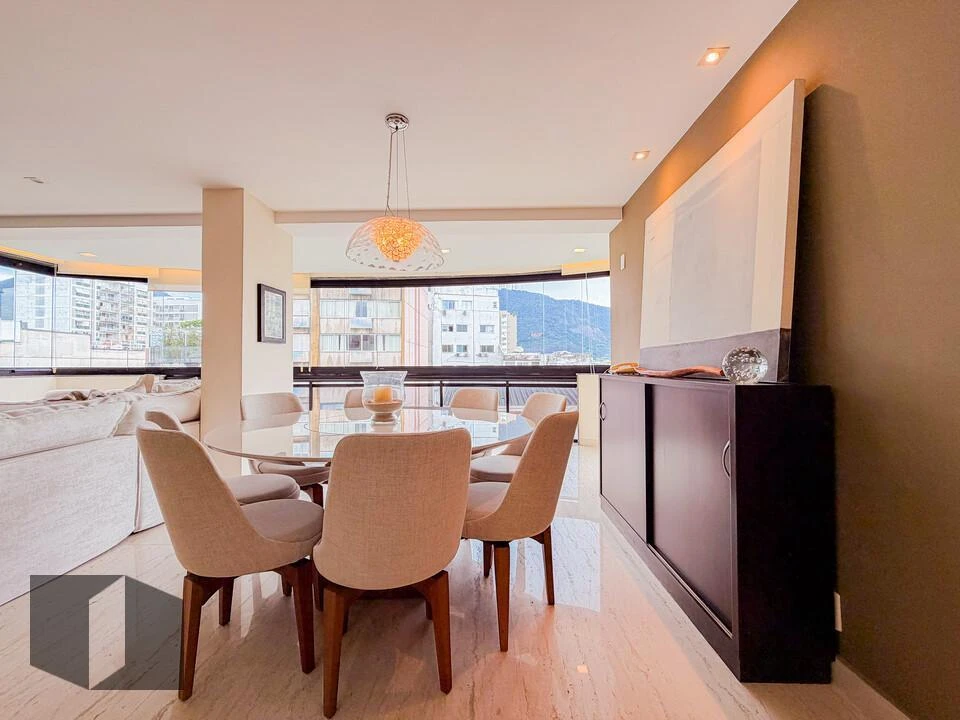Furnished apartment, 186 m², with a grill on the balcony — photo 19
