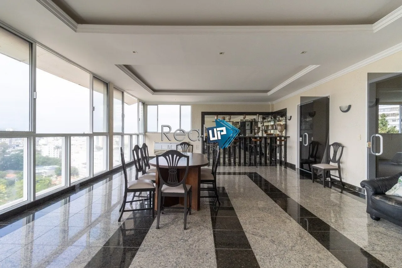 Condominium house with 5 bedrooms and 1081 m² plus laundry — photo 14