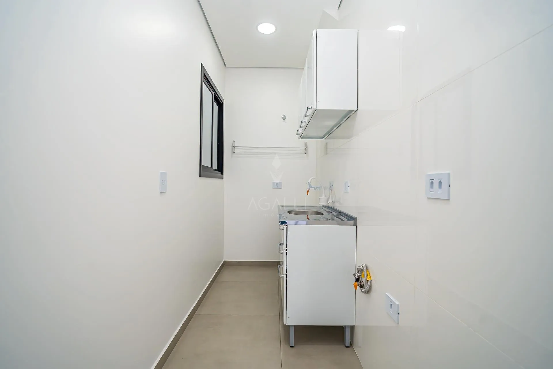 Unfurnished studio of 25 m² with a gas stove — photo 4