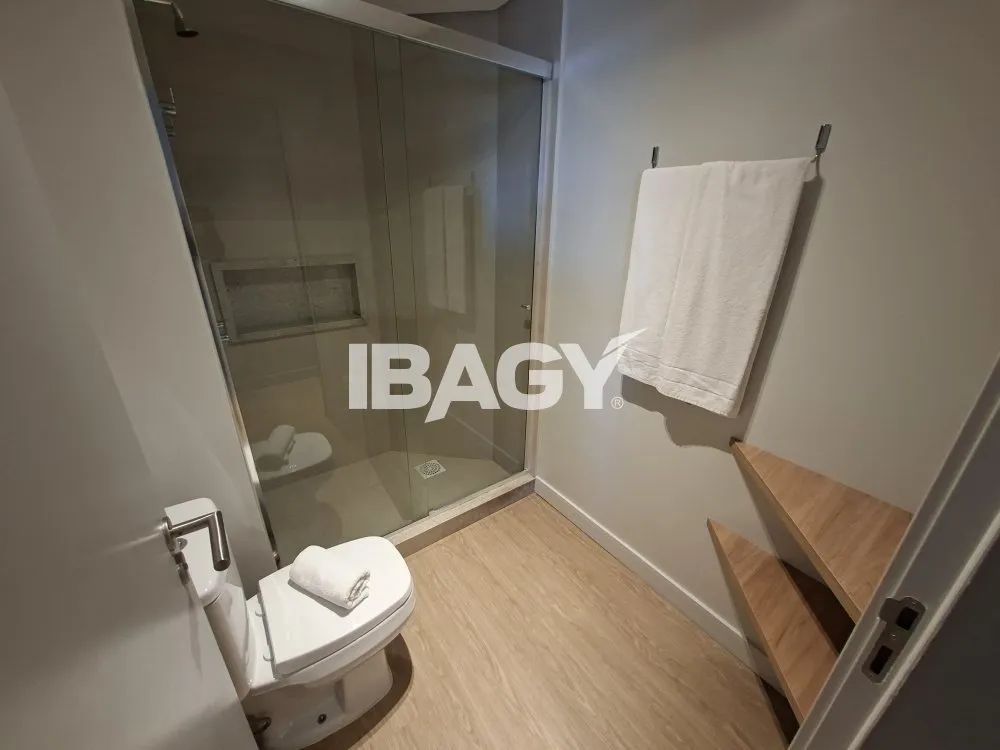 Studio with a glassed-in balcony and open-plan kitchen — photo 215