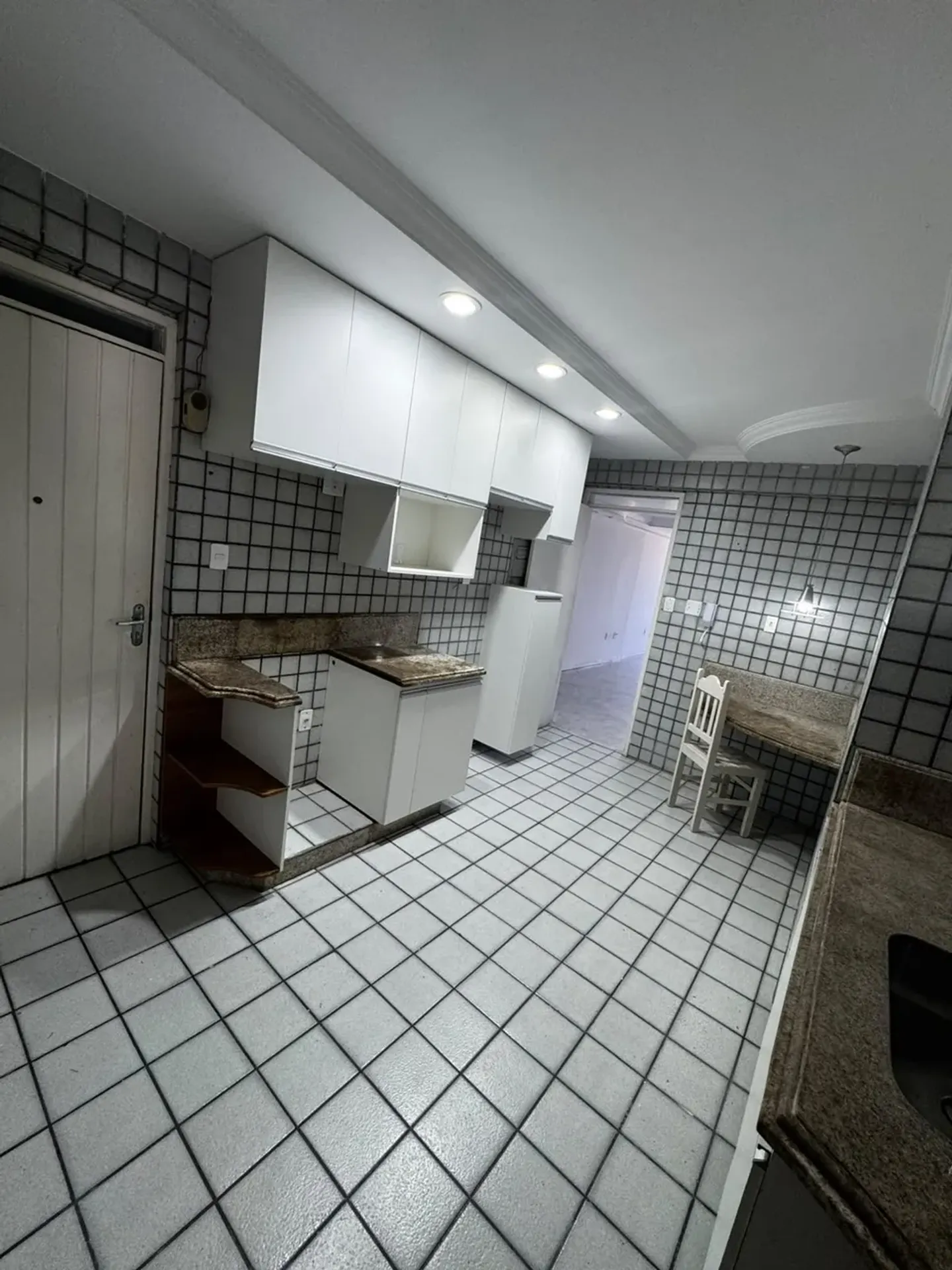 3-bedroom apartment with an enclosed balcony — photo 2