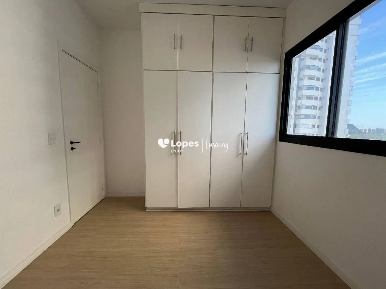 Rental apartment with 3 bedrooms, balcony and 3 bathrooms — photo 9