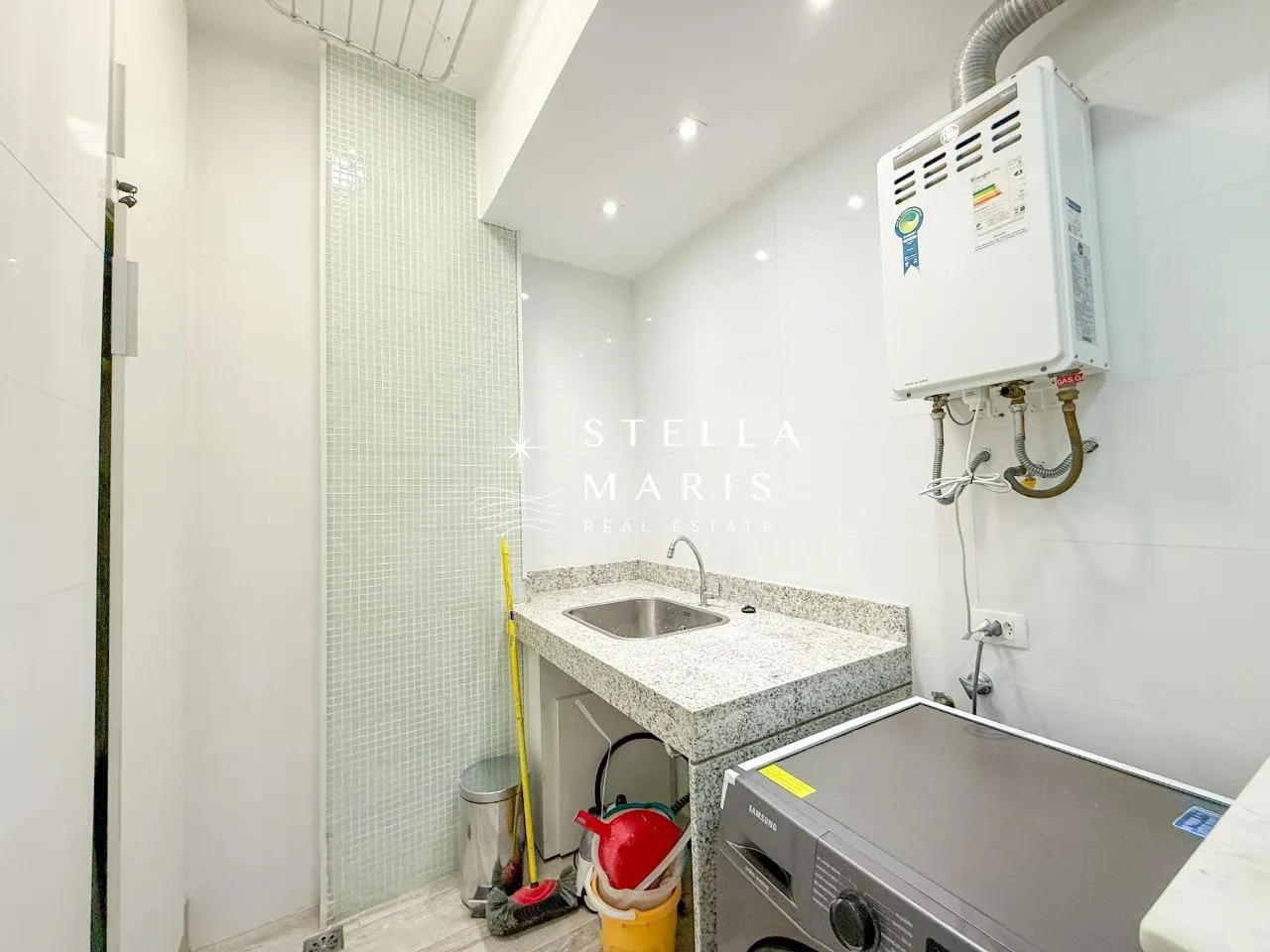 Furnished apartment with 3 bedrooms and 3 bathrooms — photo 34