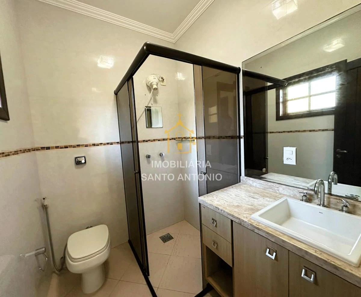 Ванна та 4 спальні: будинок 377 м² — photo 37