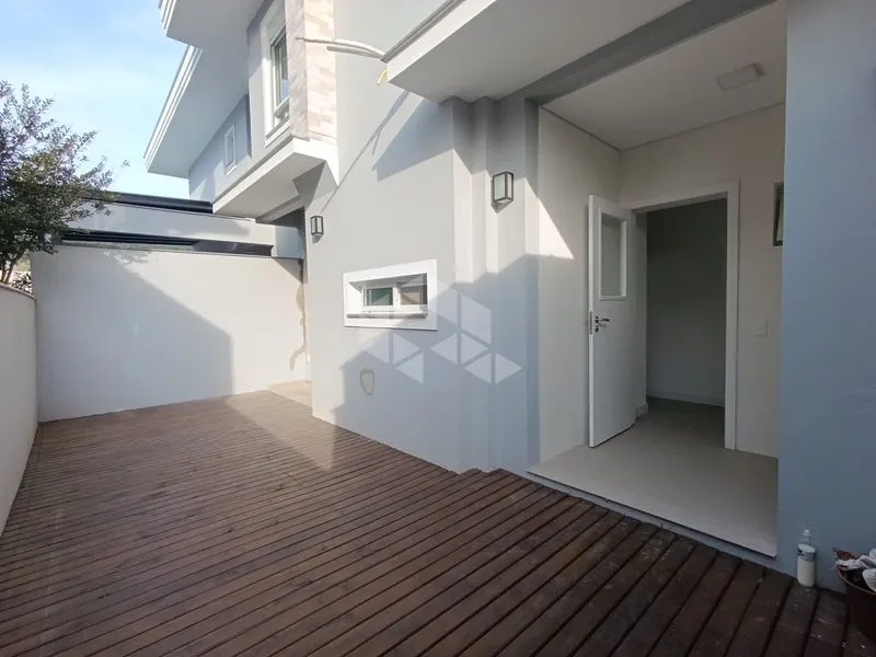 Casa con 4 suites y 184 m²; 2 plazas y balcón — photo 19