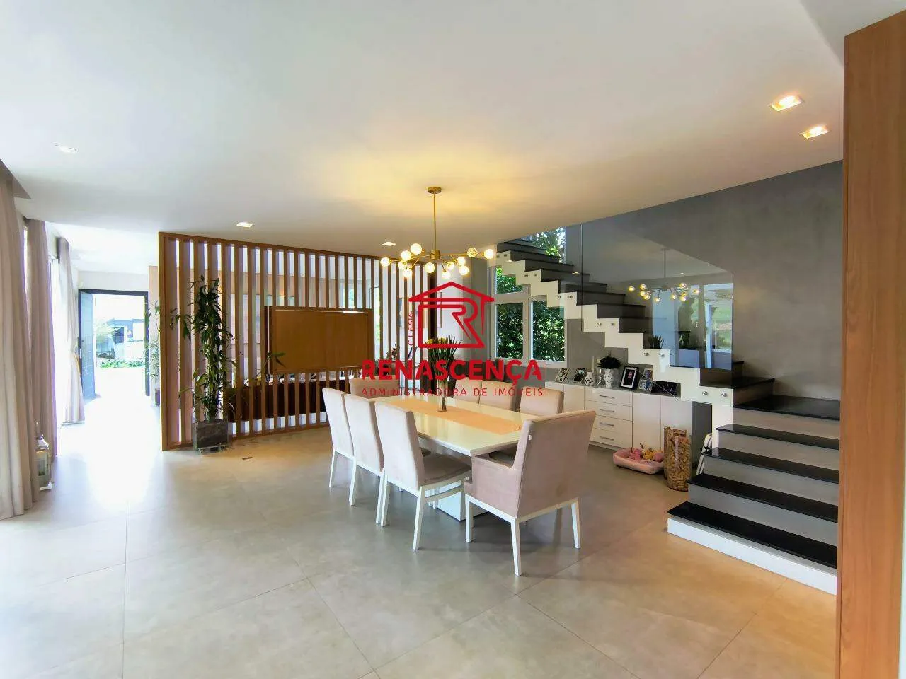 Меблированный дом с 4 спальнями-сюитами и садом 502 м² — photo 9