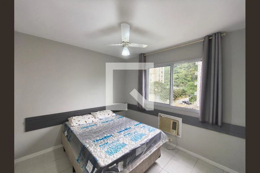 Furnished 2-bedroom apartment with a balcony