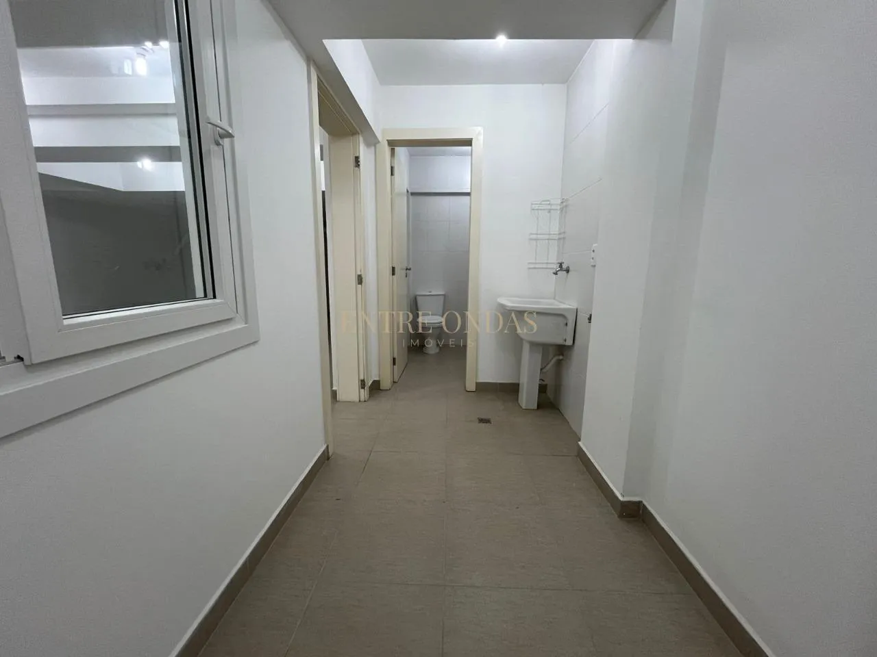 Water view in a 4-bedroom house, 263 m² — photo 67