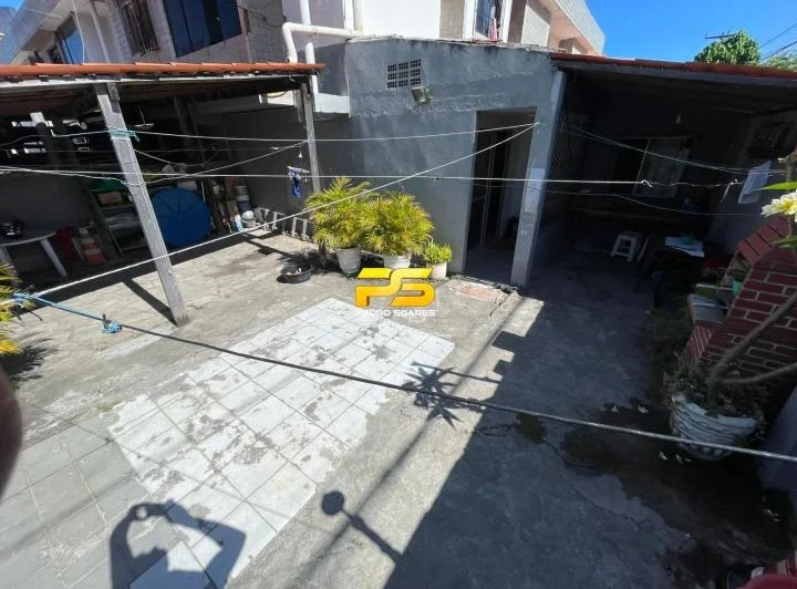 Commercial house with 4 bedrooms and 250 m² — photo 2