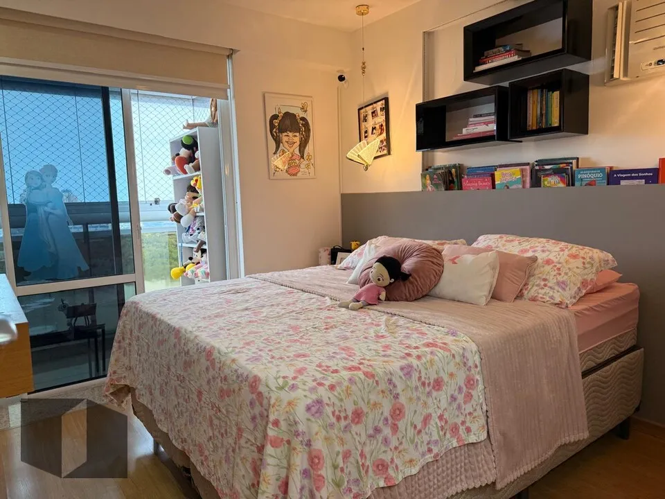 Furnished penthouse with 4 bedrooms and 3 bathrooms — photo 33