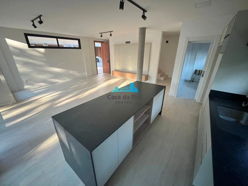 4-bedroom house with a garden in Florianópolis — photo 12