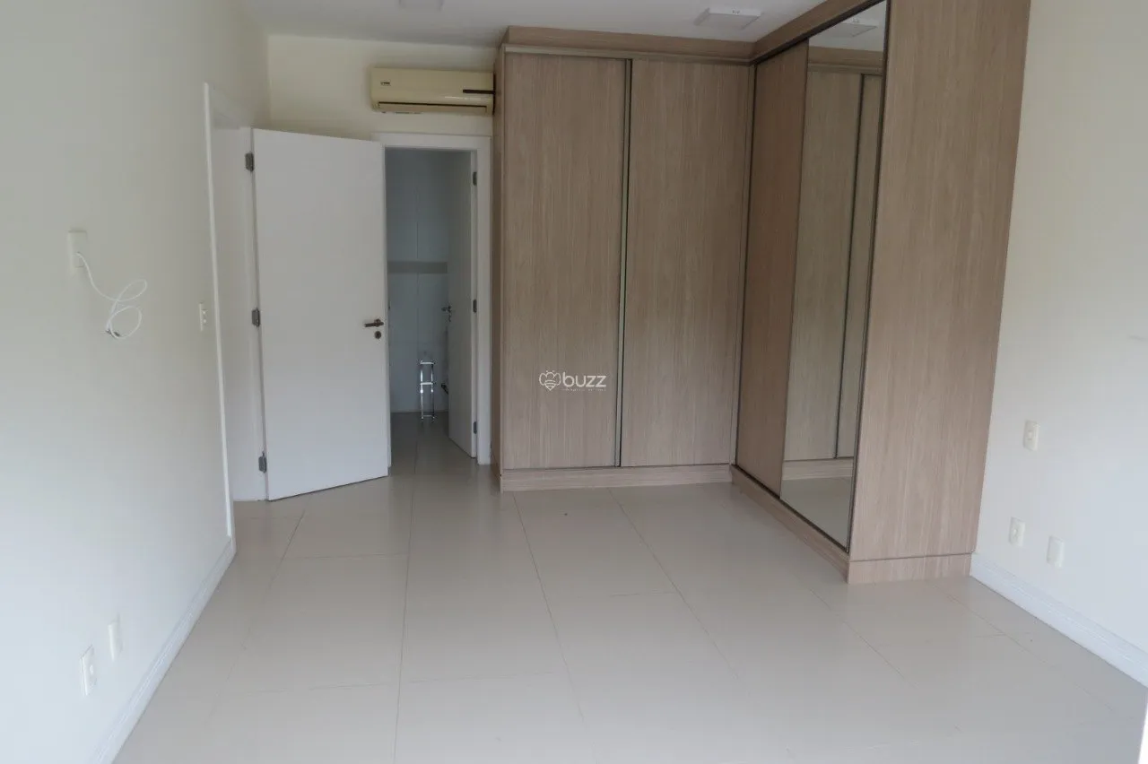 Condominium house with 3 en-suites and 422 m² — photo 20