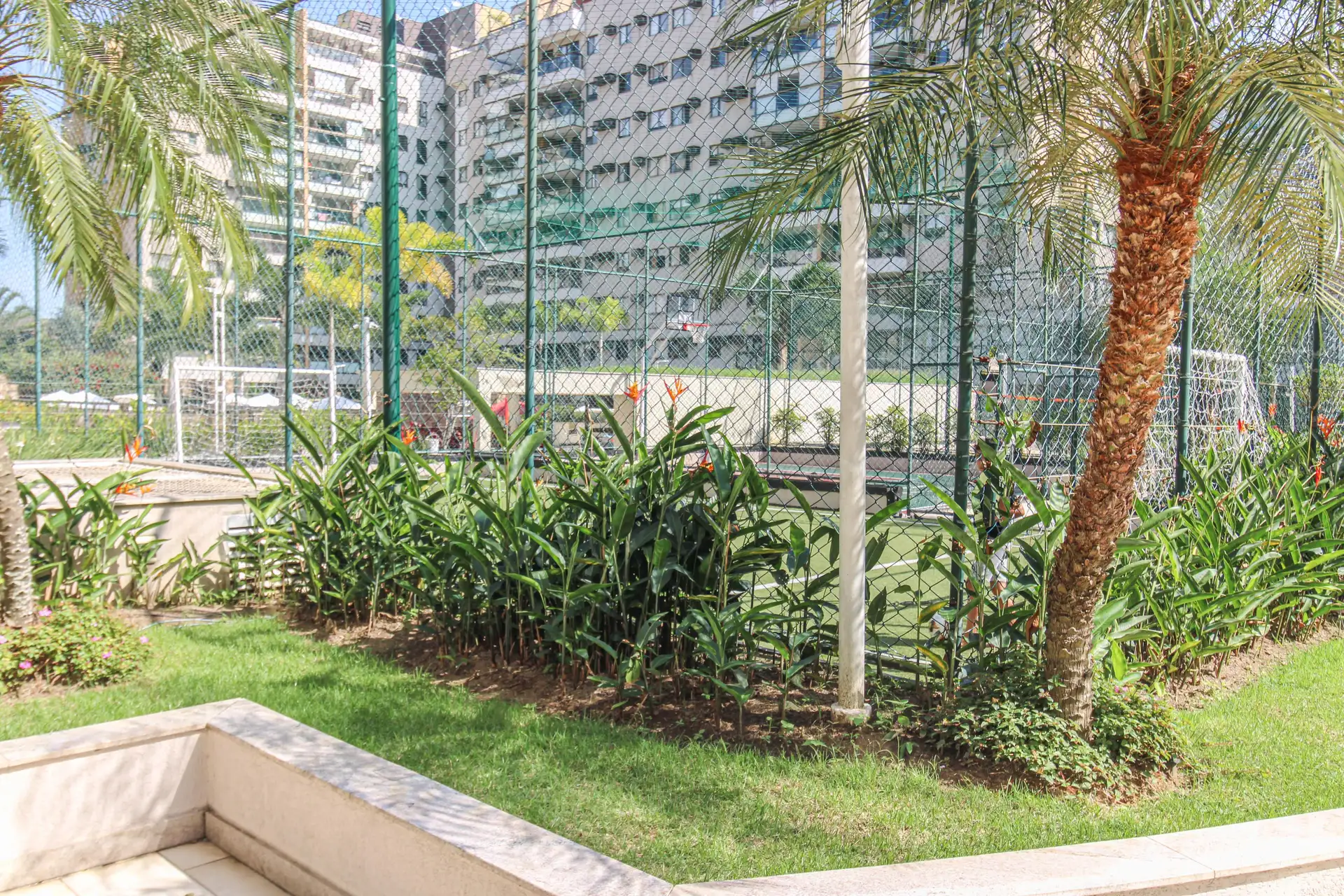4-bedroom apartment with a glass-enclosed balcony — photo 66