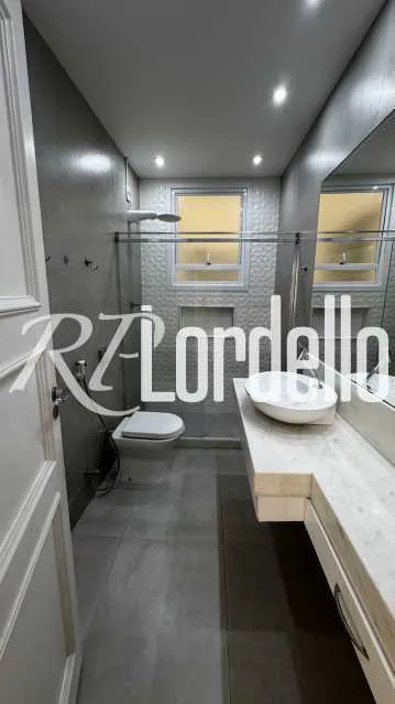 Apartment, 122 m², with wood or laminate floors — photo 4