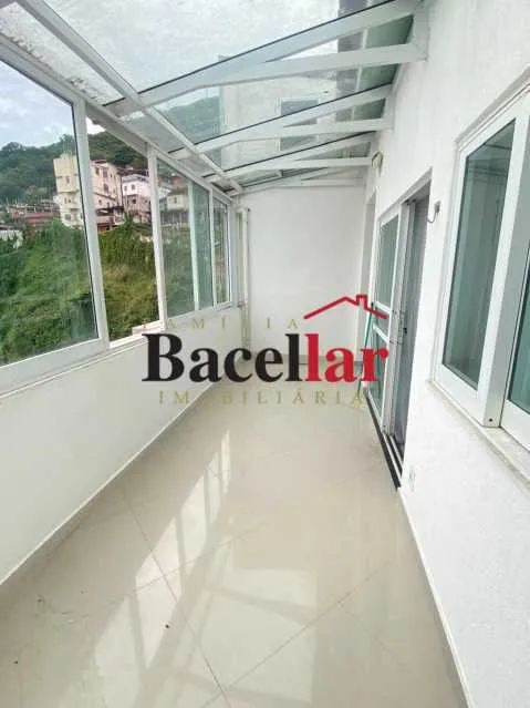 2-bedroom apartment with a mountain view — photo 2