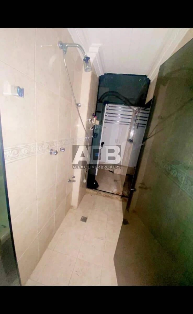 Apartamento de 130 m² com banheira e varanda envidraçada — photo 5
