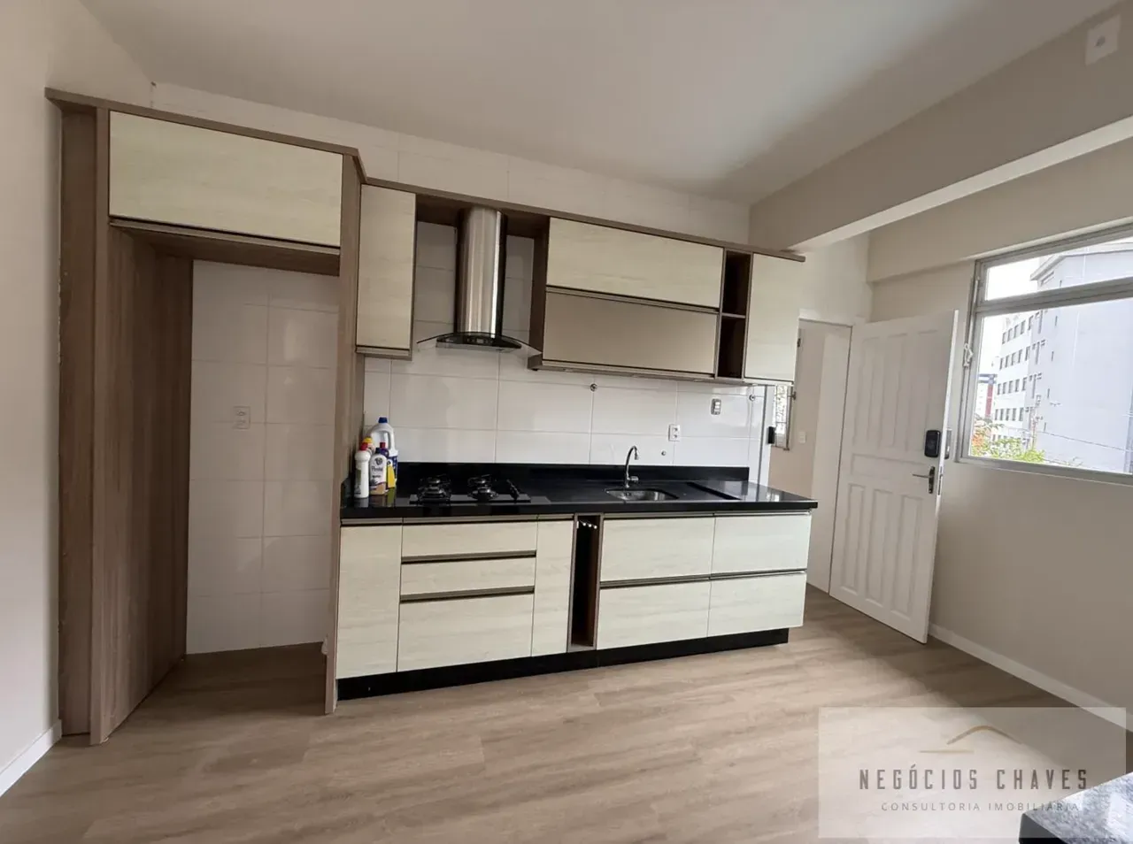 Apartamento em condomínio com 2 dormitórios e ar-condicionado