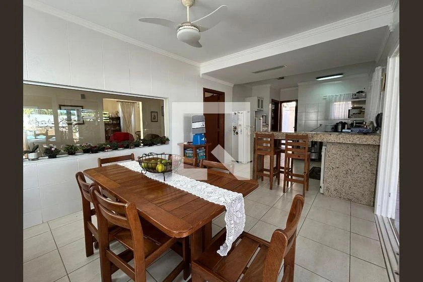 Furnished 284 m² house with 4 bedrooms and balcony — photo 14