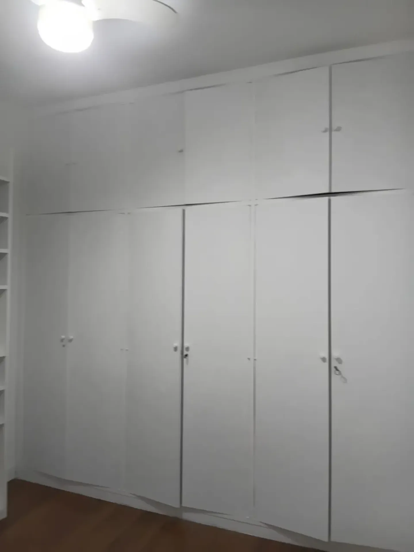 75 m² apartment with a walk-in closet and a home office — photo 25