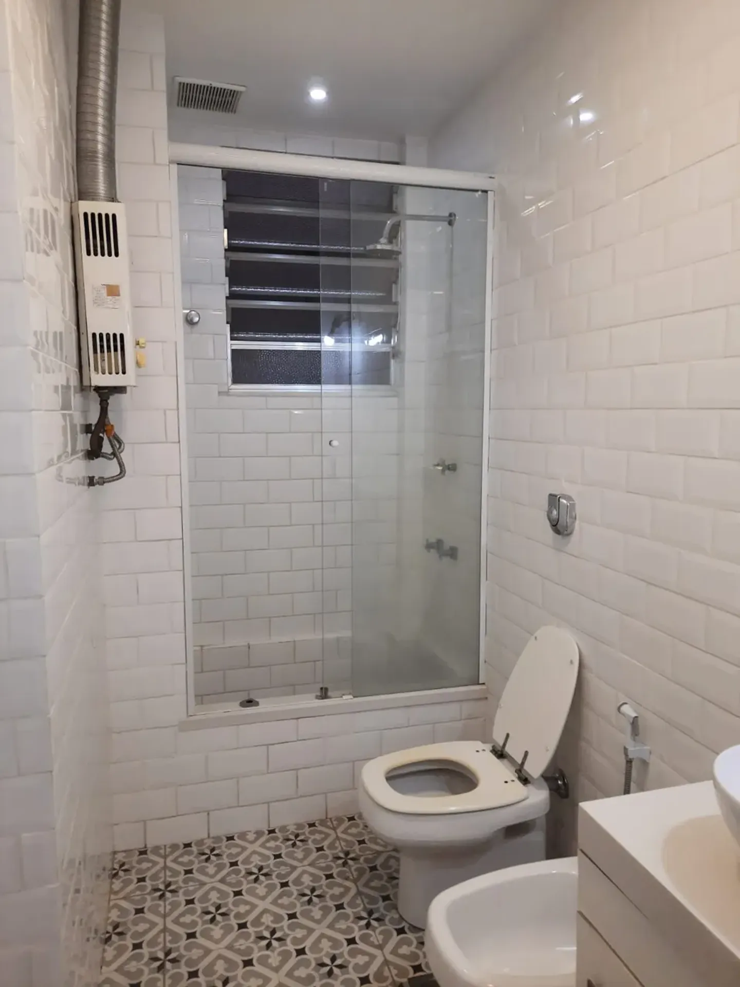 Квартира на 2-му поверсі з дерев'яною підлогою або ламінатом — photo 15