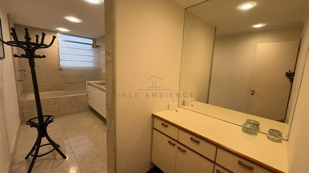4-bedroom apartment with 4 bathrooms and 350 m² — photo 15