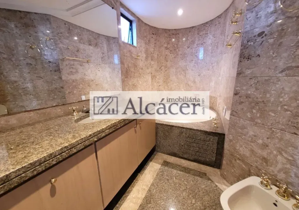 236 m² apartment with 2 en-suites and private BBQ — photo 8