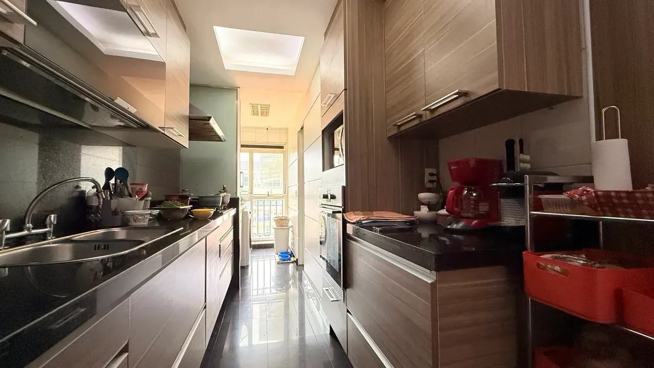 242 m² duplex penthouse with 4 bedrooms and 2 parking — photo 28