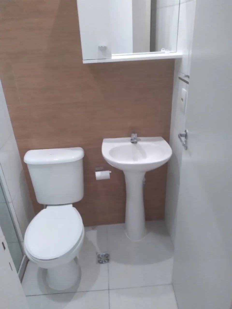 2-bedroom apartment in a building with a gym — photo 13